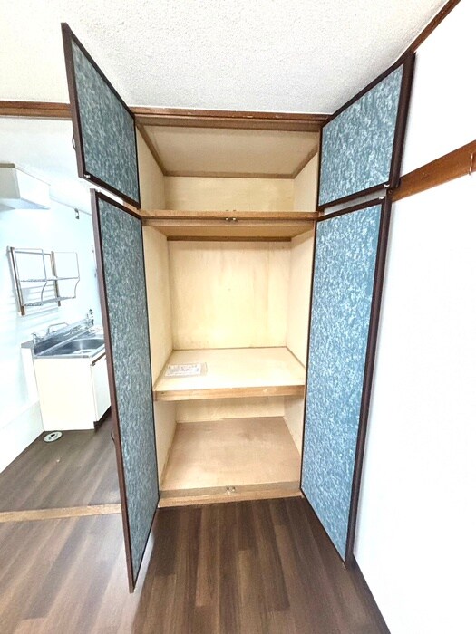 物件内観写真10　(収納)
