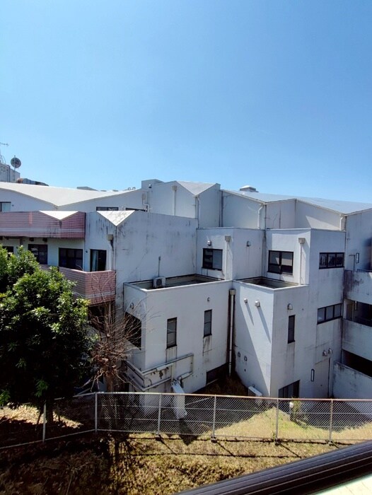 物件内観写真15　(室内からの展望)