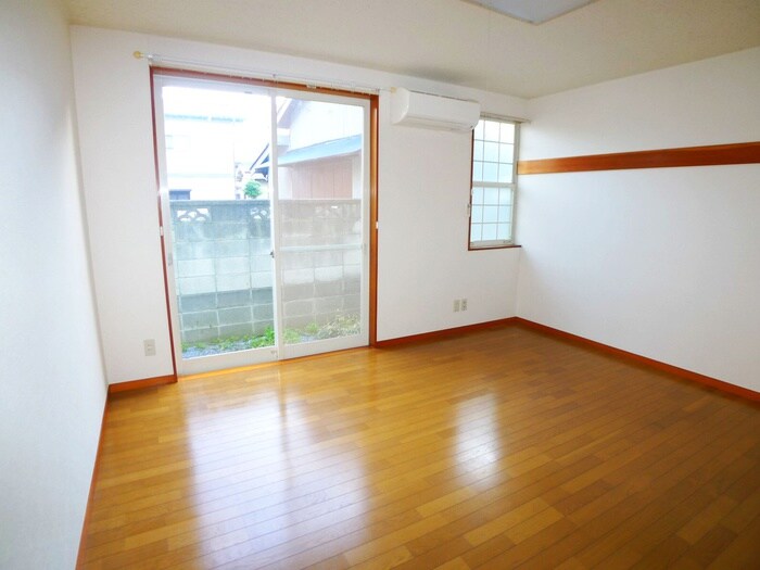 物件内観写真13　(居室)