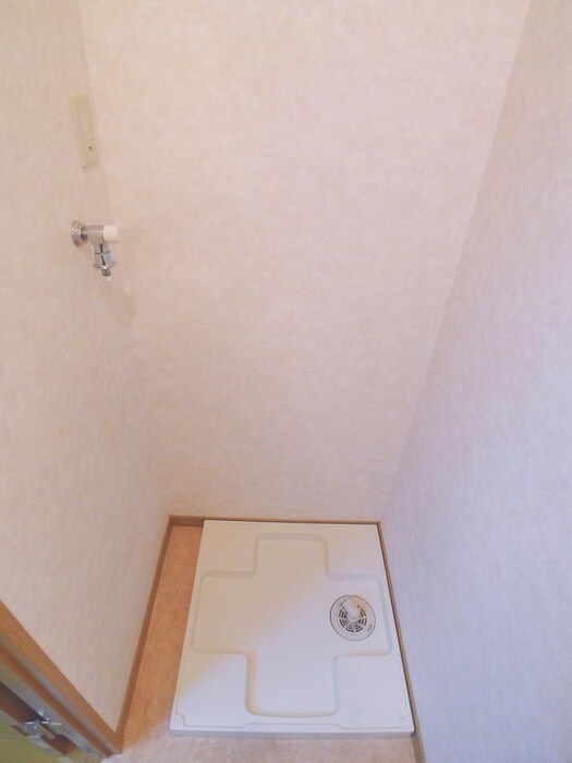 物件内観写真14　(洗濯機置場)