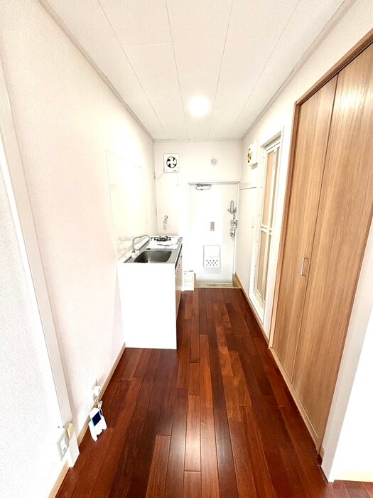 物件内観写真11　(廊下)