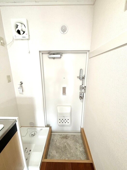 物件内観写真15　(玄関)