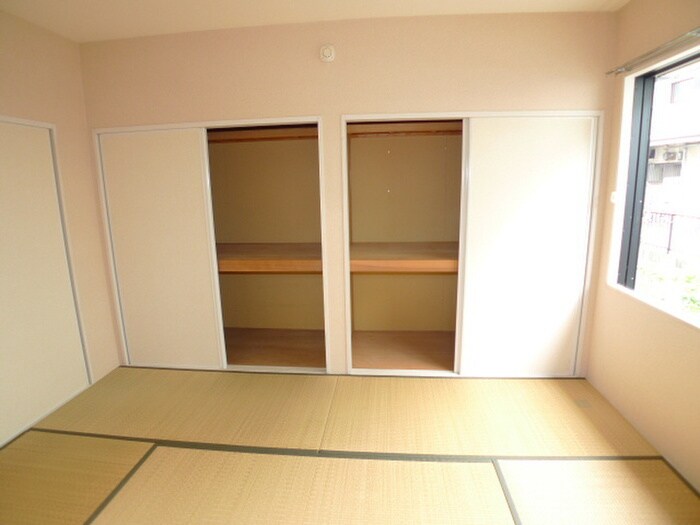 物件内観写真13　(収納)