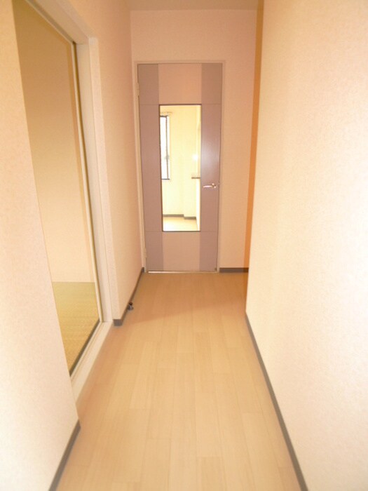 物件内観写真14　(廊下)