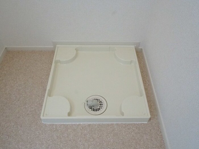 物件内観写真12　(洗濯機置場)