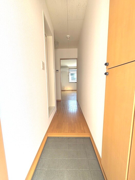 物件内観写真7　(玄関)