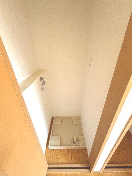 物件内観写真16　(洗濯機置場)