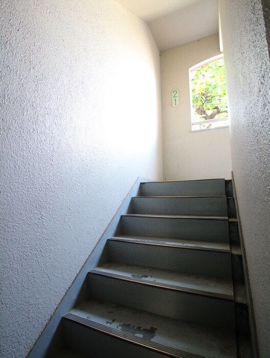 物件外観写真6　(エントランス部分)