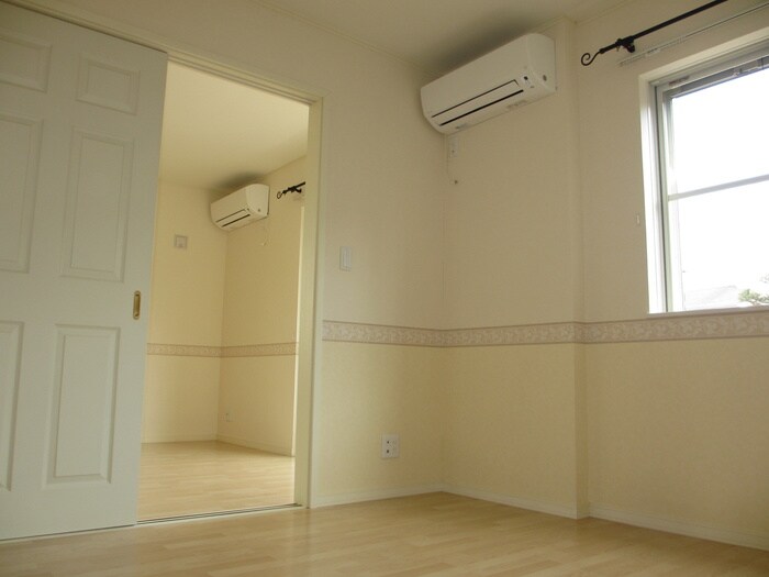 物件内観写真10　(居室)