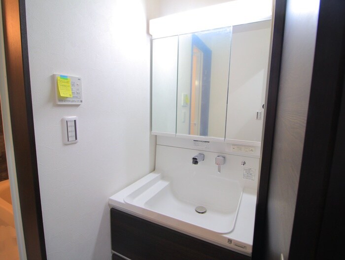 物件内観写真12　(洗面)