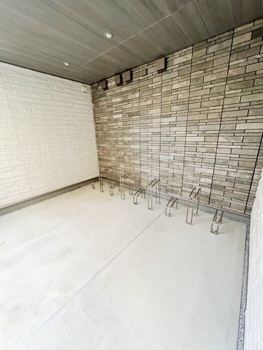 物件外観写真5　(駐輪場)