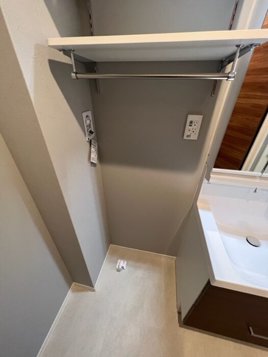 物件内観写真14　(洗濯機置場)