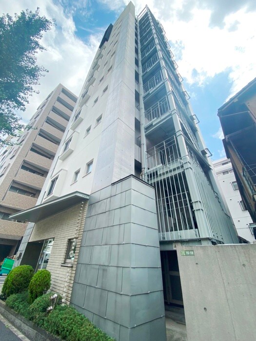 物件外観写真5　(エントランス部分)