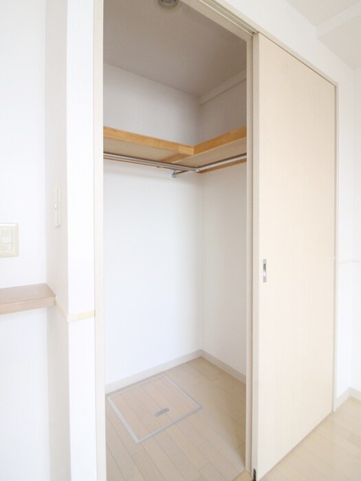 物件内観写真12　(収納)