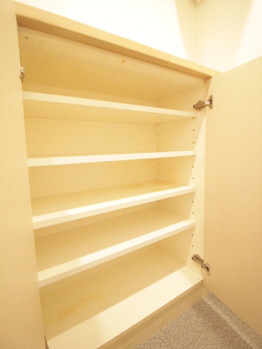 物件内観写真18　(靴箱)