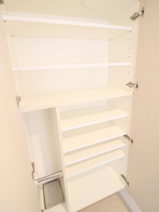 物件内観写真18　(靴箱)