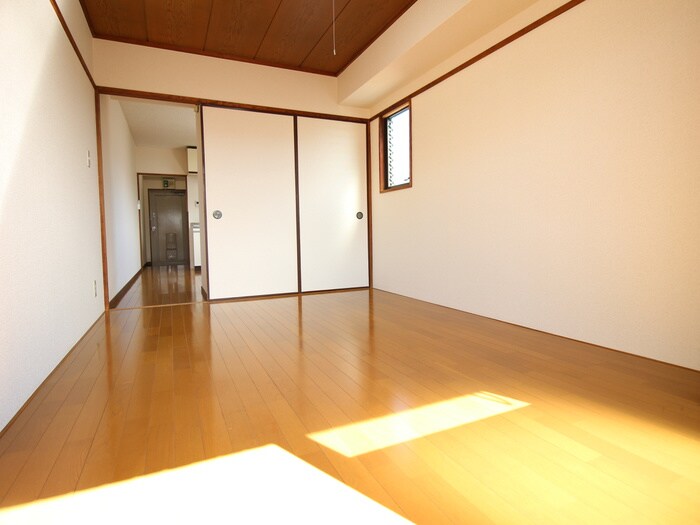 物件内観写真6　(居室)