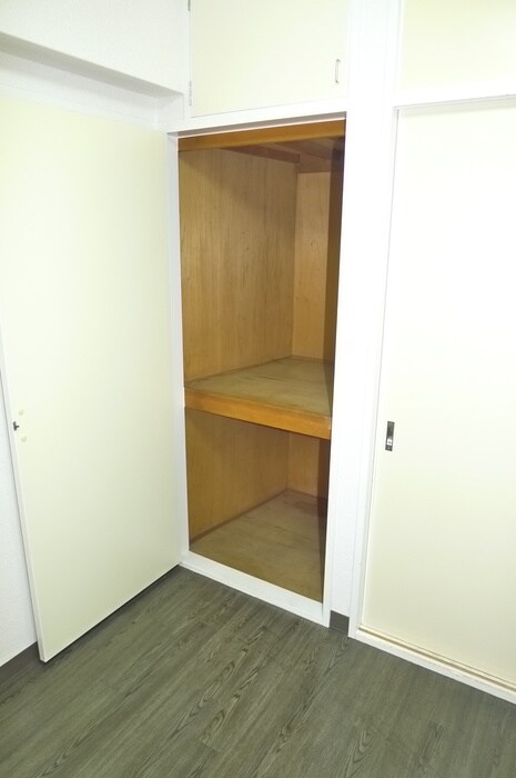 物件内観写真12　(収納)
