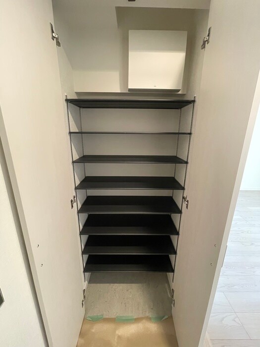 オージュＳｈｉｂｕｙａの靴箱