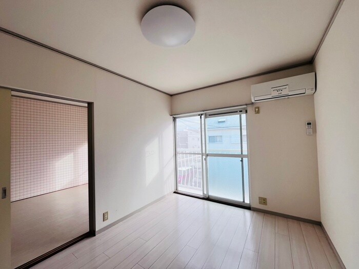 物件内観写真10　(居室)