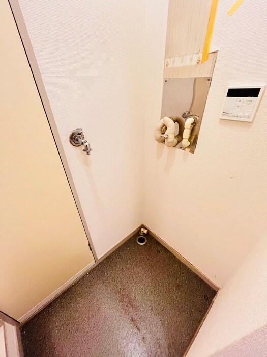 物件内観写真14　(洗濯機置場)