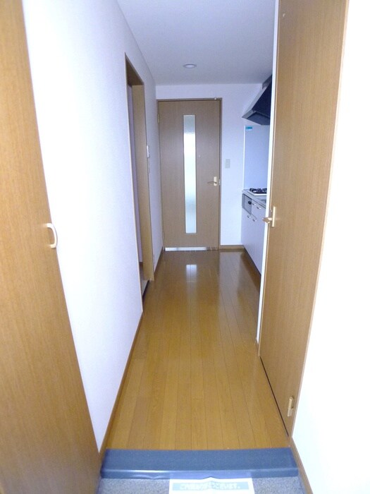 物件内観写真12　(玄関)