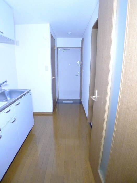 物件内観写真16　(廊下)