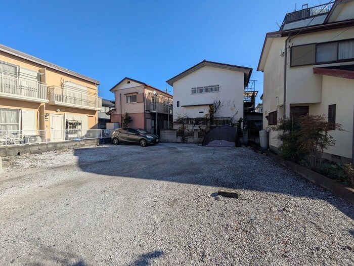 物件外観写真4　(駐車場)