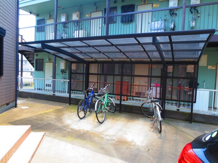 物件外観写真3　(駐輪場)