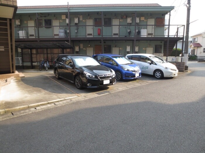 物件外観写真6　(駐車場)