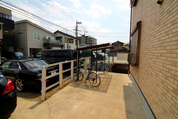 物件外観写真5　(駐輪場)