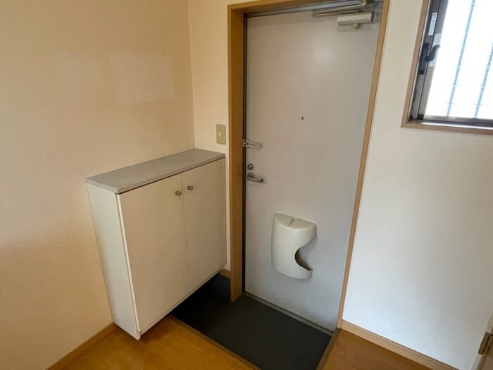 物件内観写真14　(玄関)