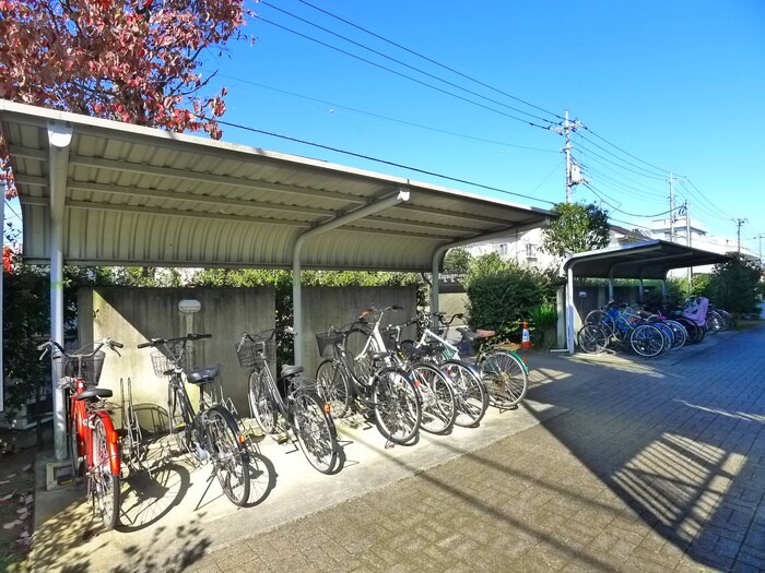 物件外観写真3　(駐輪場)