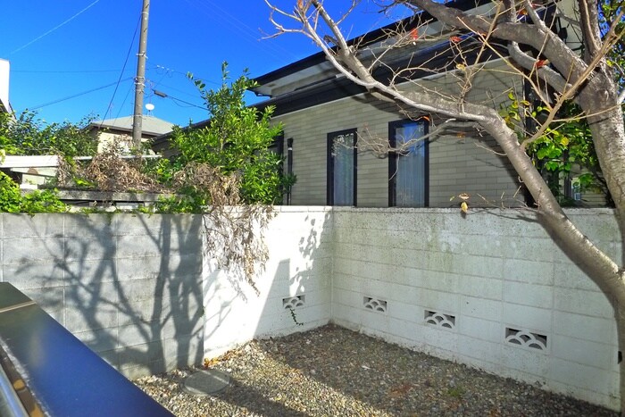 物件内観写真16　(室内からの展望)