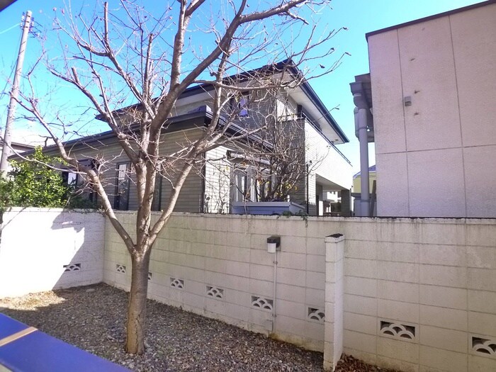 物件内観写真21　(室内からの展望)