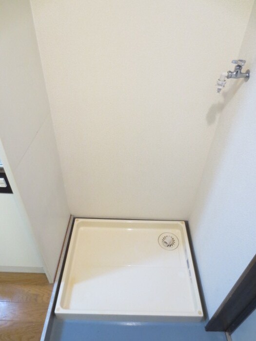 物件内観写真13　(洗濯機置場)