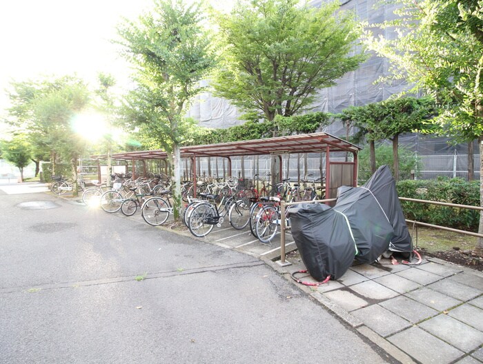 物件外観写真3　(駐輪場)