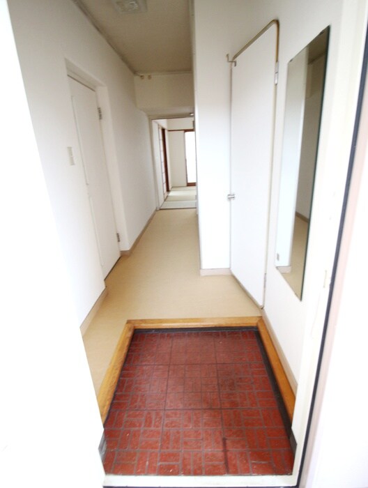 物件内観写真15　(玄関)