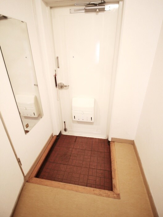 物件内観写真17　(玄関)