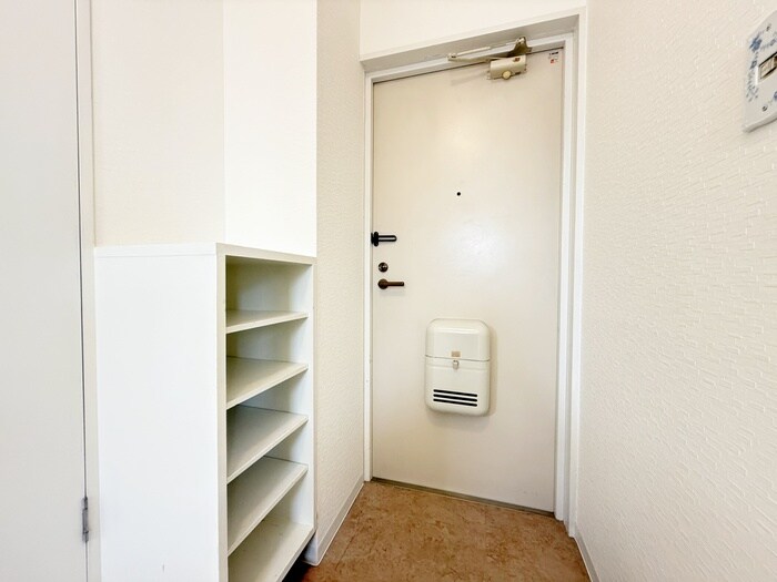 物件内観写真16　(玄関)