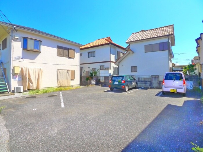 物件外観写真4　(駐車場)