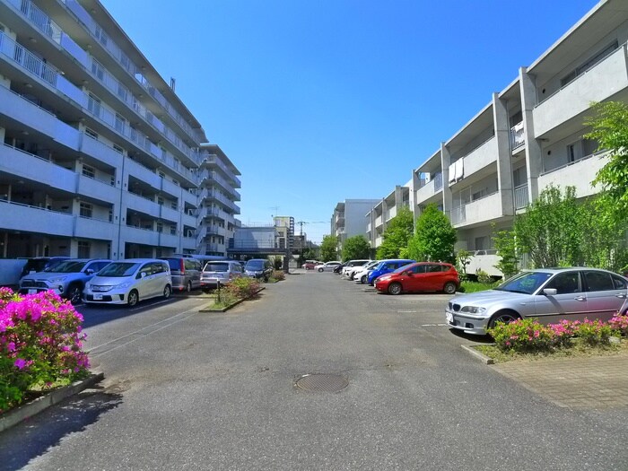 物件外観写真2　(駐車場)