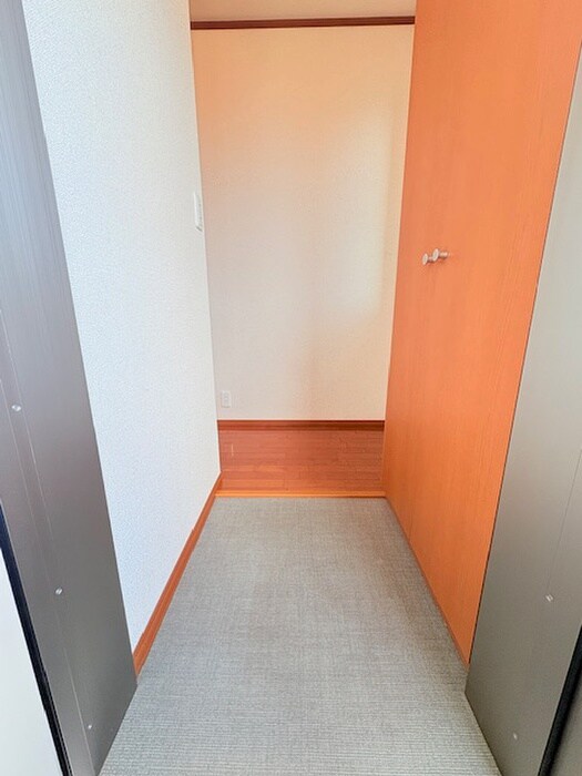 物件内観写真7　(玄関)