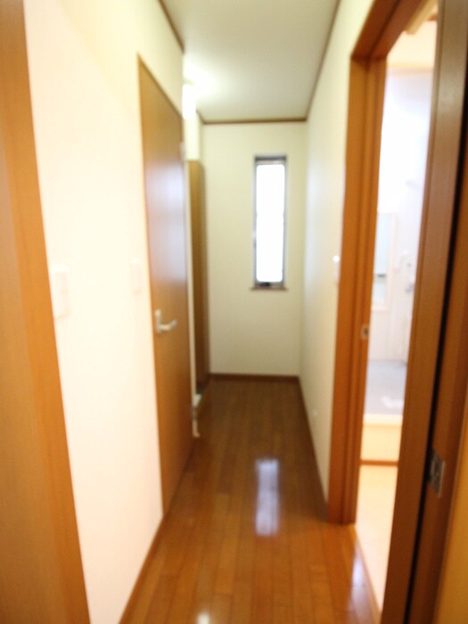 物件内観写真14　(廊下)