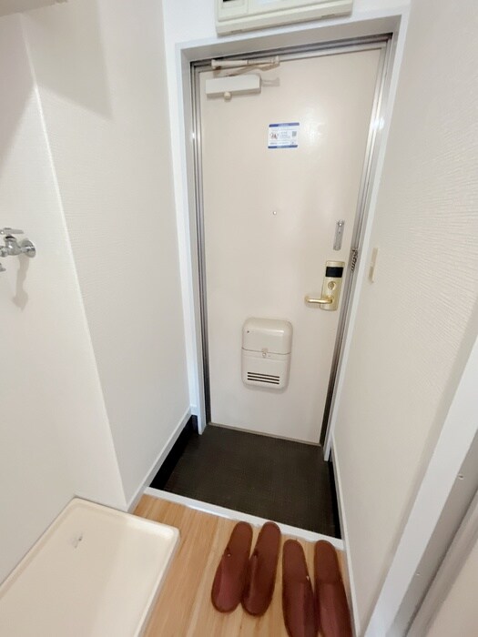 物件内観写真14　(玄関)