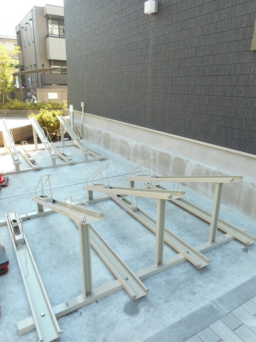 物件外観写真5　(駐輪場)