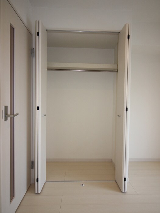 物件内観写真12　(収納)