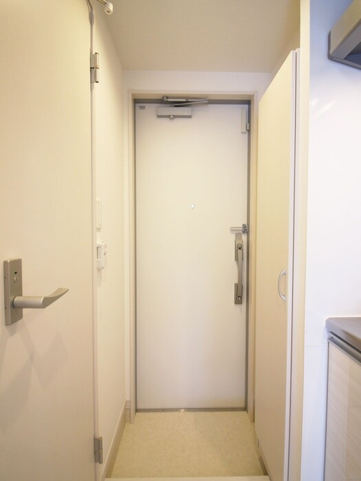 物件内観写真14　(玄関)