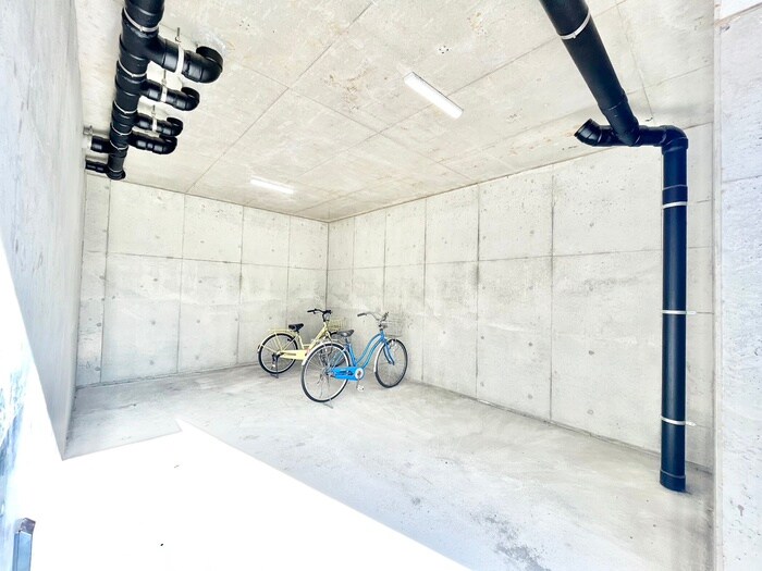 物件外観写真5　(駐輪場)