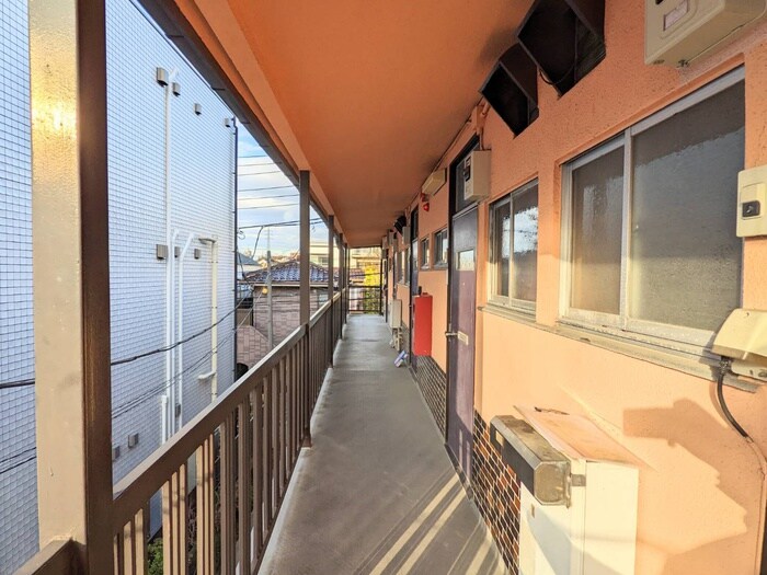 物件外観写真2　(エントランス部分)